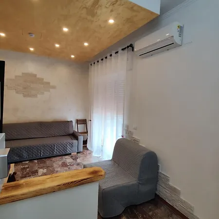 Apartment Robert's Sweet Station House B *