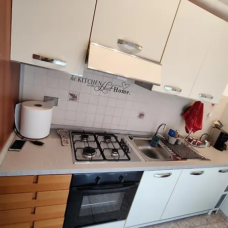 Robert's Sweet Station House B Apartment